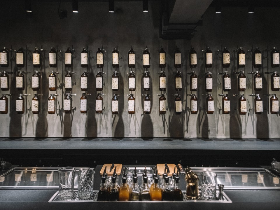 Lab-like gadgets and equipment behind the bar